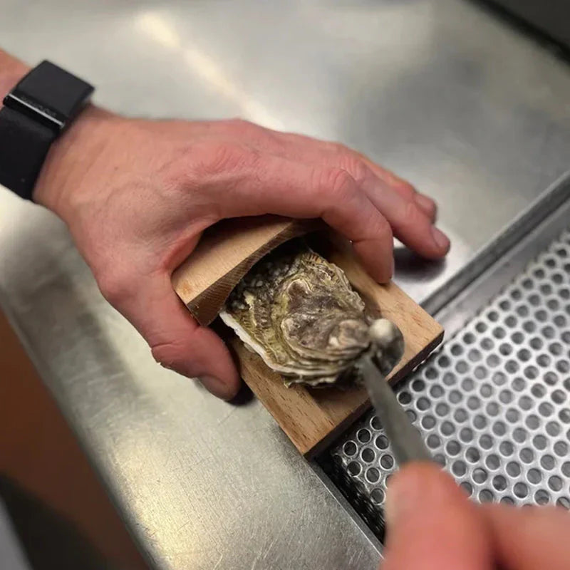 Oyster Opener Clip - the Safe and Practical Solution for Effortless Opening
