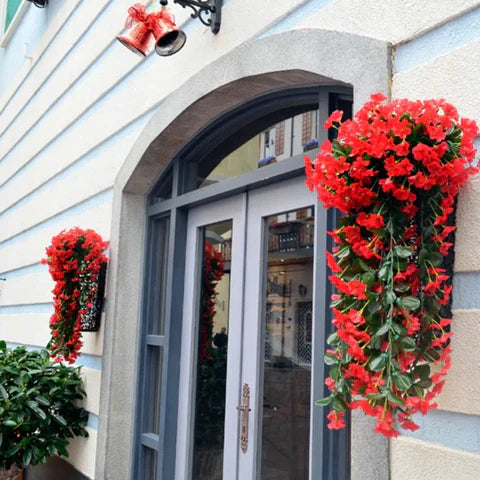 Decorative Hanging Basket with Artificial Violets - Elegance for Your Home!