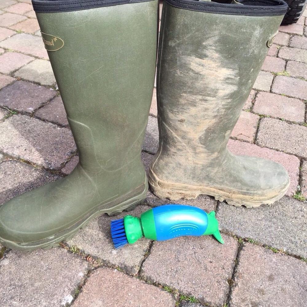 Wearable Sole Cleaning Brush - Clean Shoes in Seconds!