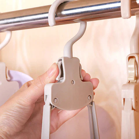 Folding Travel Clothes Hanger - Perfect for Travelling!