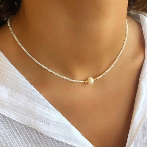 Elegant Pearl Necklace - Timeless Beauty with Style!