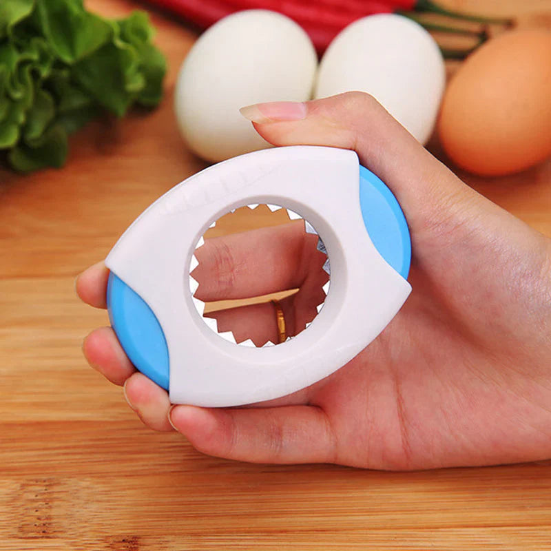 Eggshell Crackers Deluxe