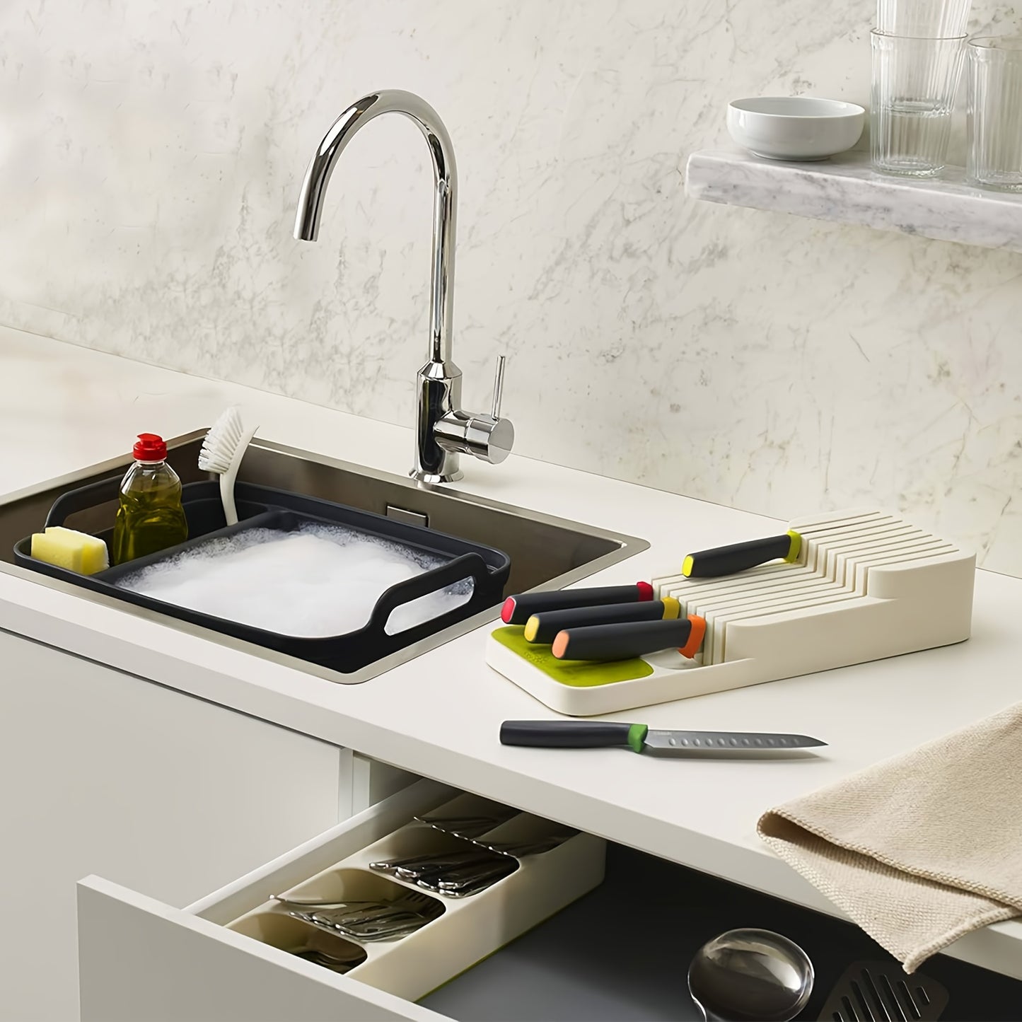 Practical Knife Storage Insert for the Kitchen
